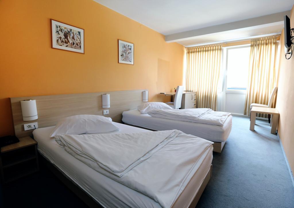 Hotel Faraon Celje Rom bilde